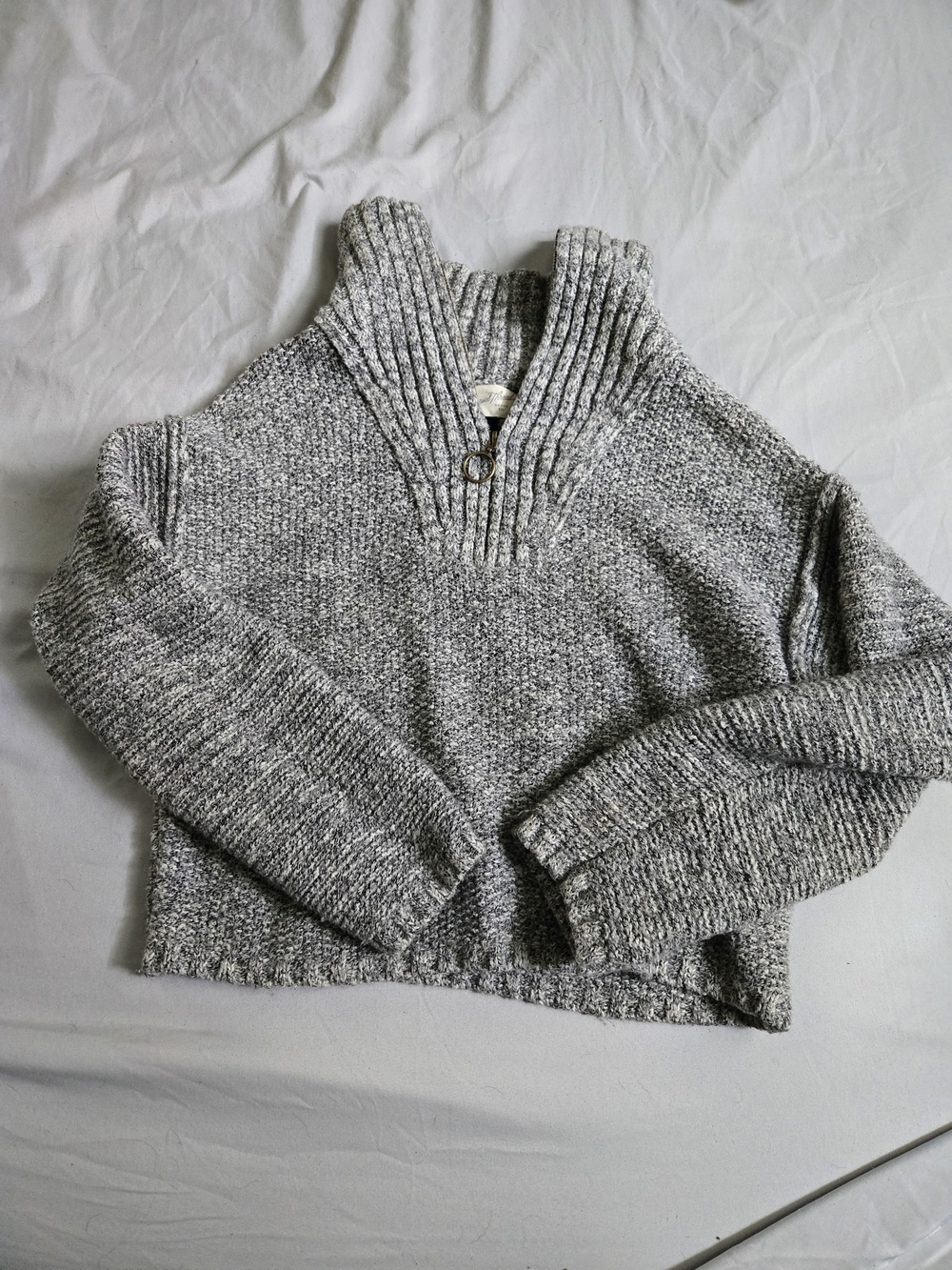 3/20💫Universal Thread Grey Ribbed Shawl-Collar Pullover CROPPED
